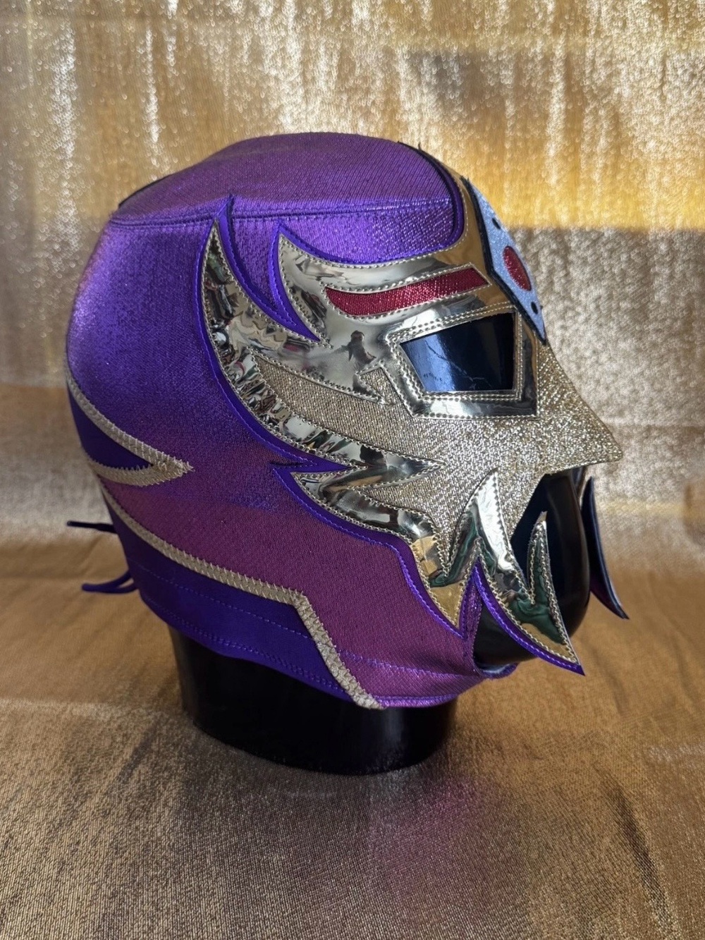 Máscara Dorada Japan Lame Pro Grade Mask LUCHA LIBRE WWE AAA CMLL AEW WRESTLING